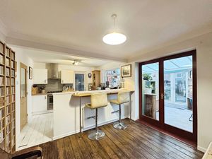 Photo 9- click for photo gallery